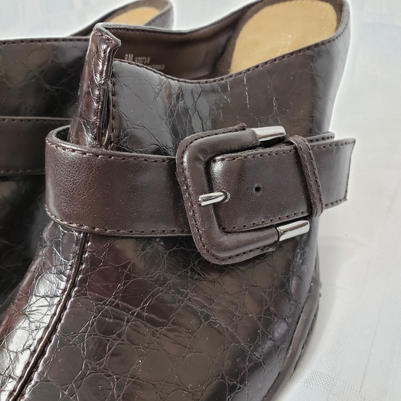 Aerosole Women's Size 8 Dress Shoe - Picture 4 of 13